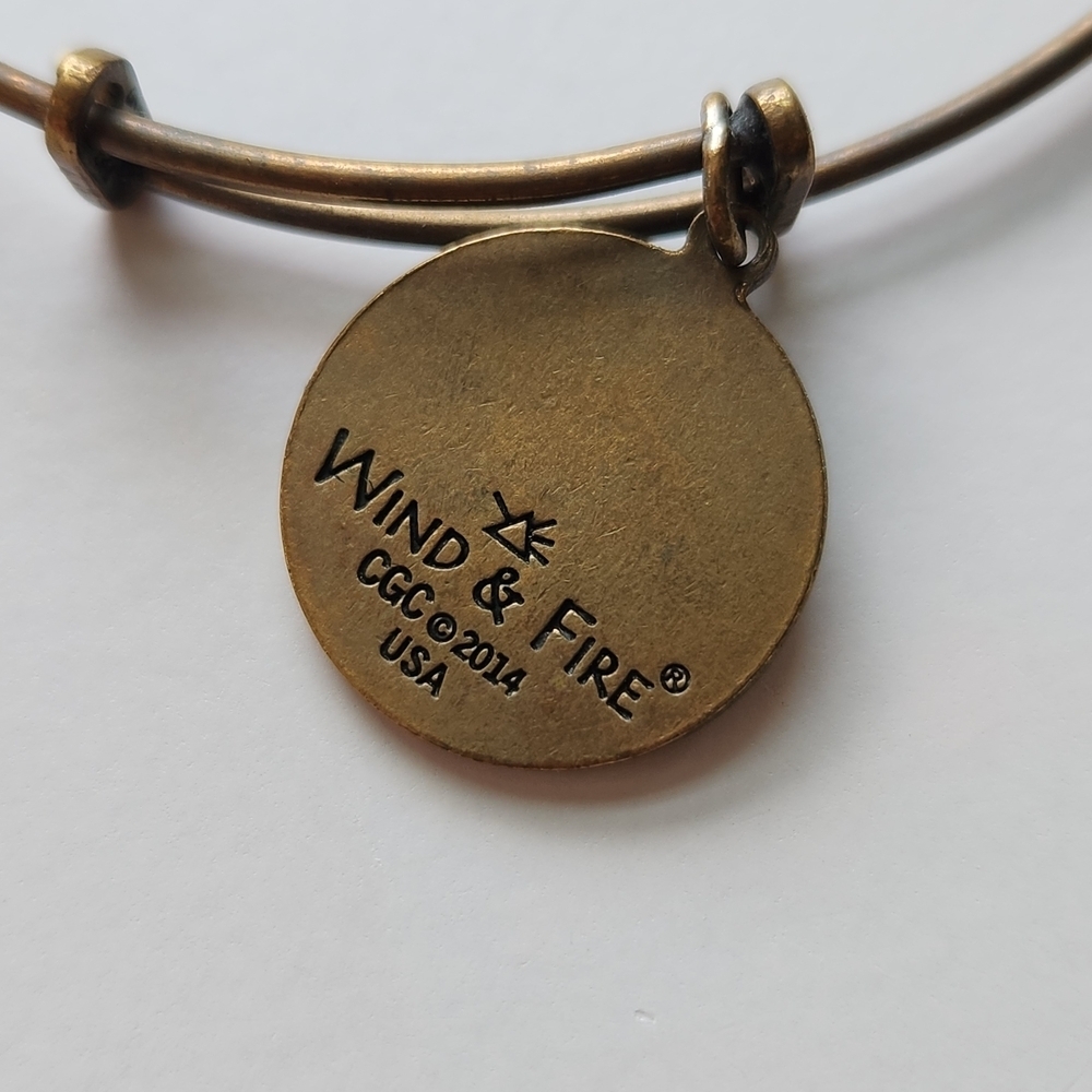 Dream Big Gold Bracelet - Picture 2 of 3